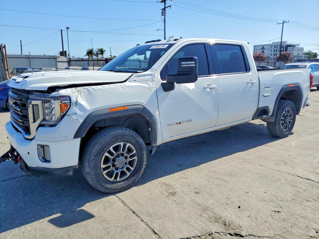2022 GMC Sierra 2500HD AT4, VIN 1GT49PEY8NF102018 — Front end