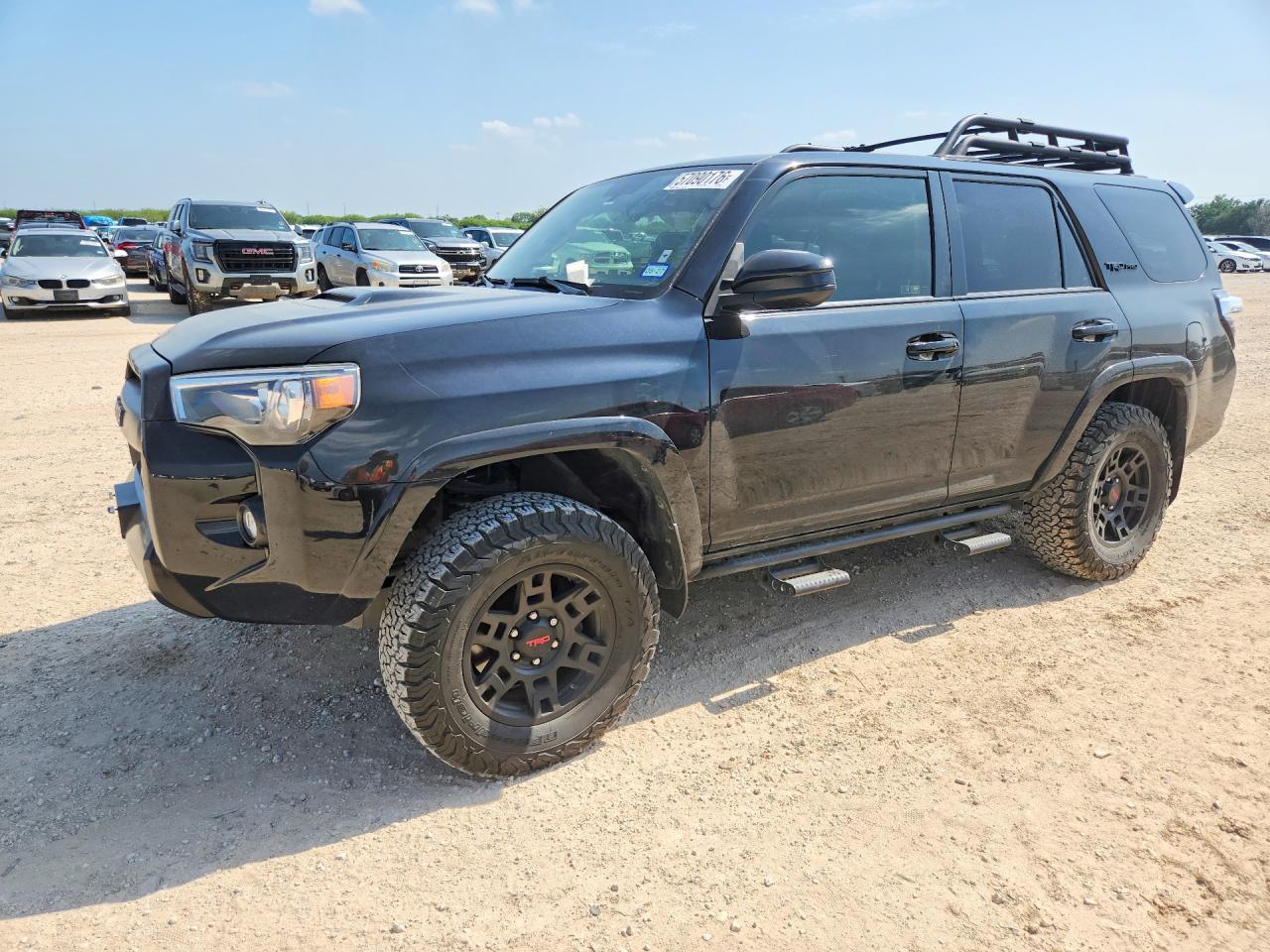 2019 Toyota 4Runner TRD Off Road Premium, VIN JTEBU5JR3K5704220 — Side