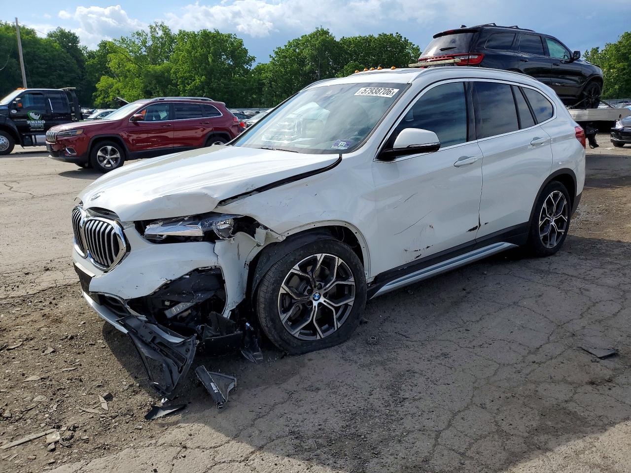 2020 BMW X1 xDrive28i, VIN WBXJG9C01L5P78043 — Front end