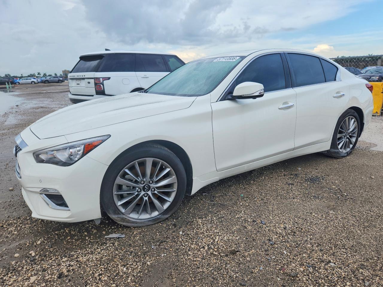 2023 Infiniti Q50 Luxe, VIN JN1EV7BPXPM510565 — Side