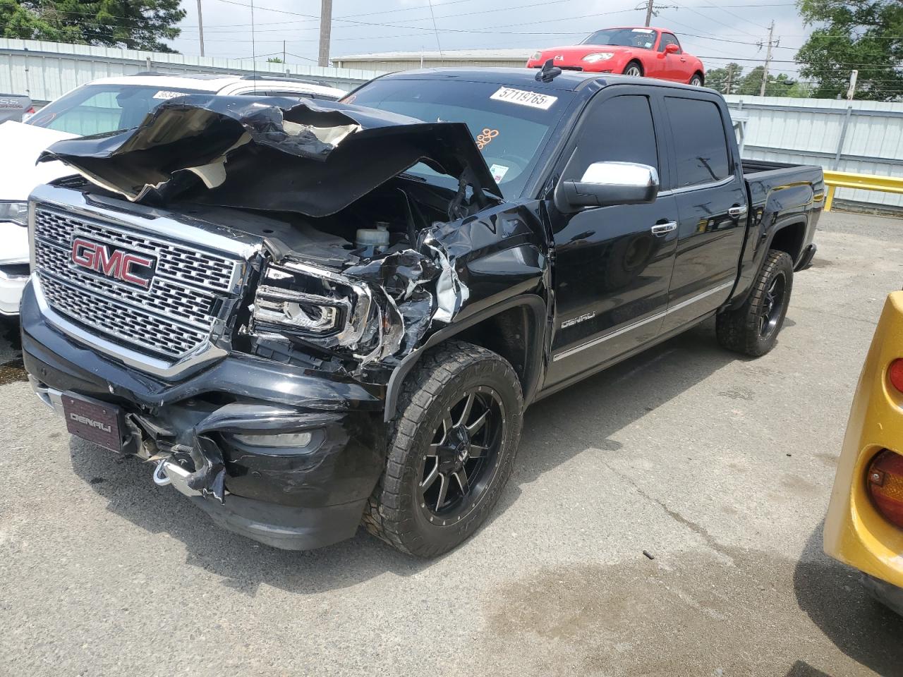 2018 GMC Sierra 1500 Denali, VIN 3GTU2PEJ7JG438288 — Front end