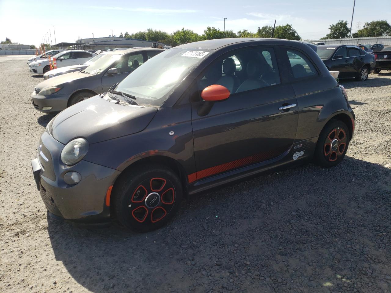 2015 FIAT 500e, VIN 3C3CFFGE8FT709825 — Minor dents and scratches