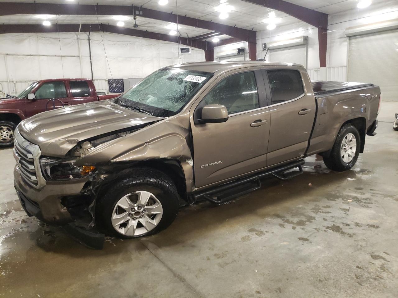 2015 GMC Canyon 4WD SLE, VIN 1GTG6BE3XF1242163 — Front end
