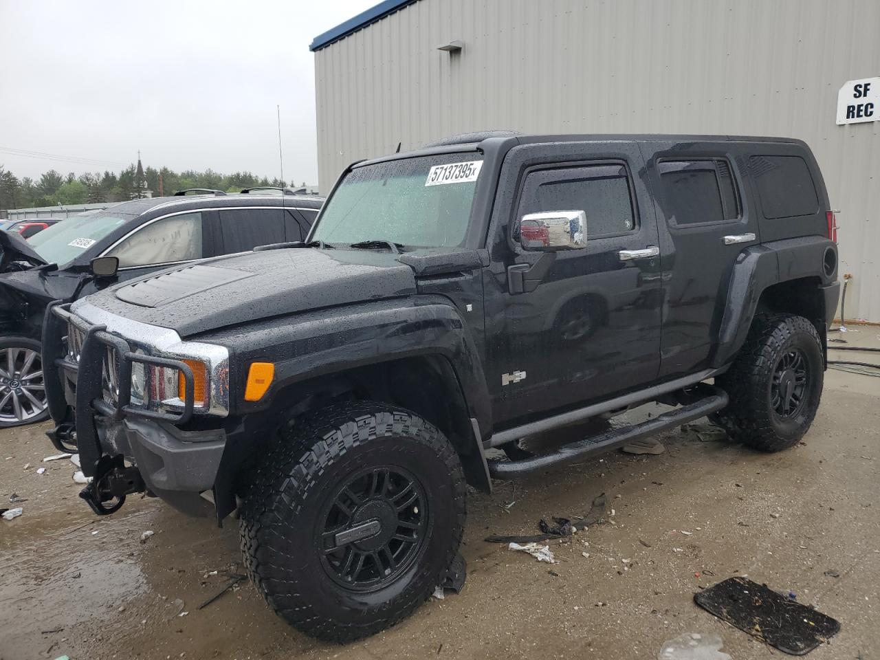 2006 Hummer H3, VIN 5GTDN136268312932 — Front end