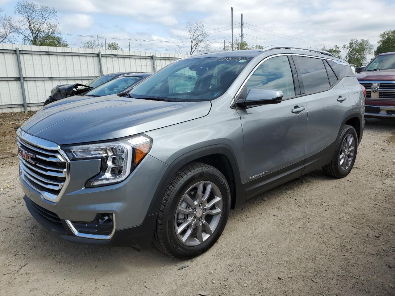2024 GMC Terrain SLT, VIN 3GKALVEG5RL224500 — Фото с аукциона 1 of 13