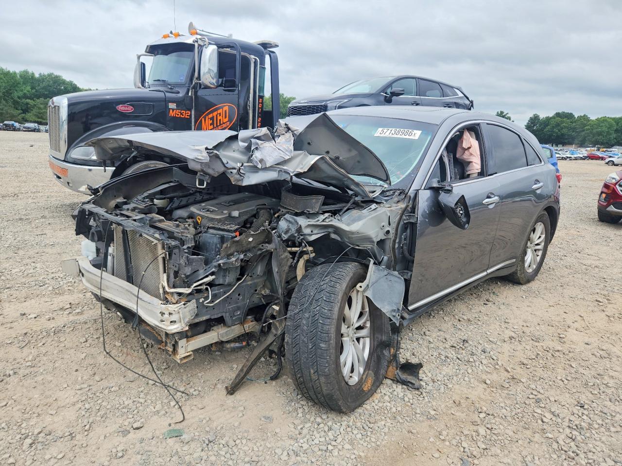 2017 Infiniti QX70, VIN JN8CS1MW2HM415244 — Front end