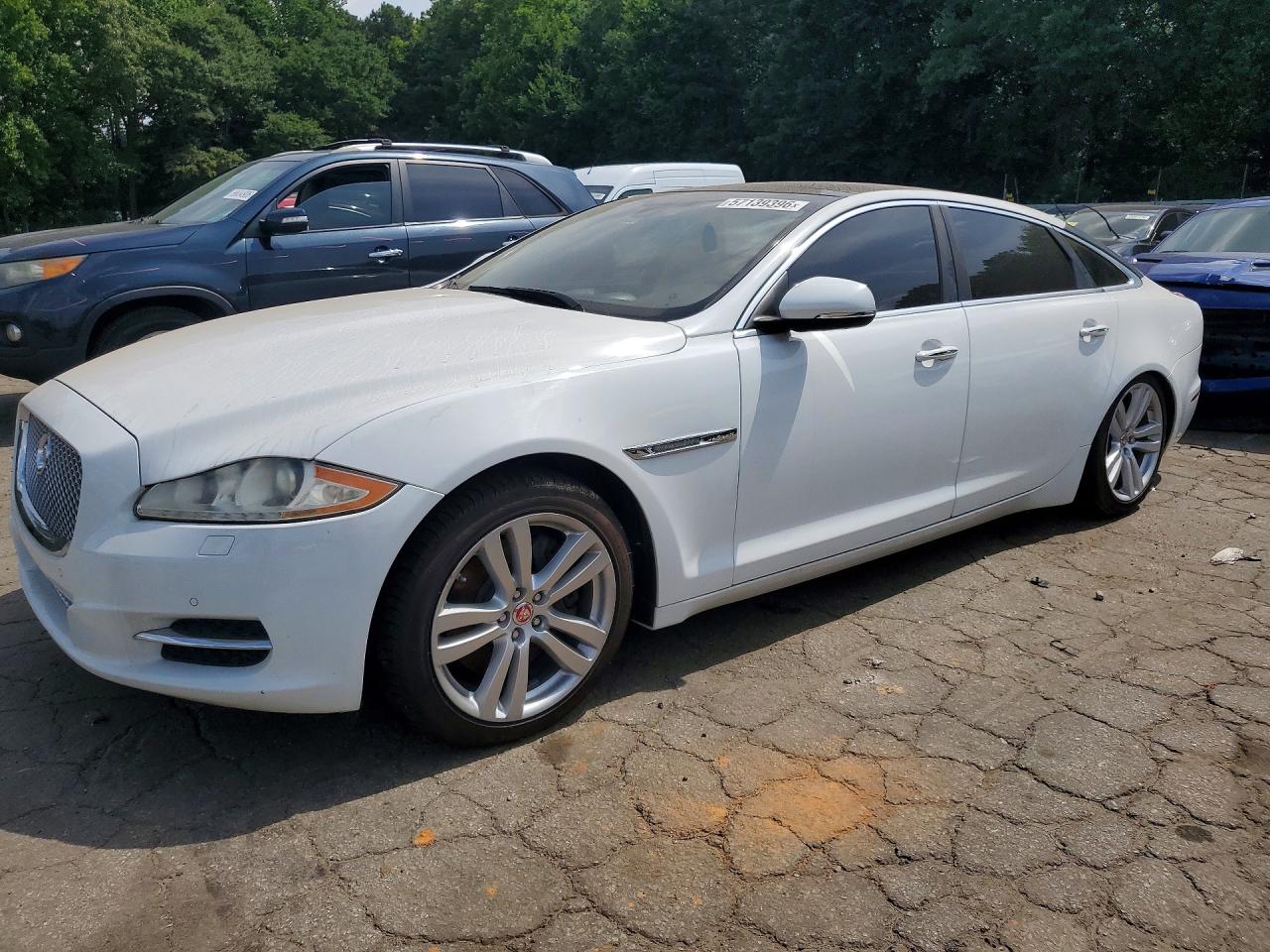 2014 Jaguar XJ Portfolio, VIN SAJWA2GZ8E8V70314 — Front end