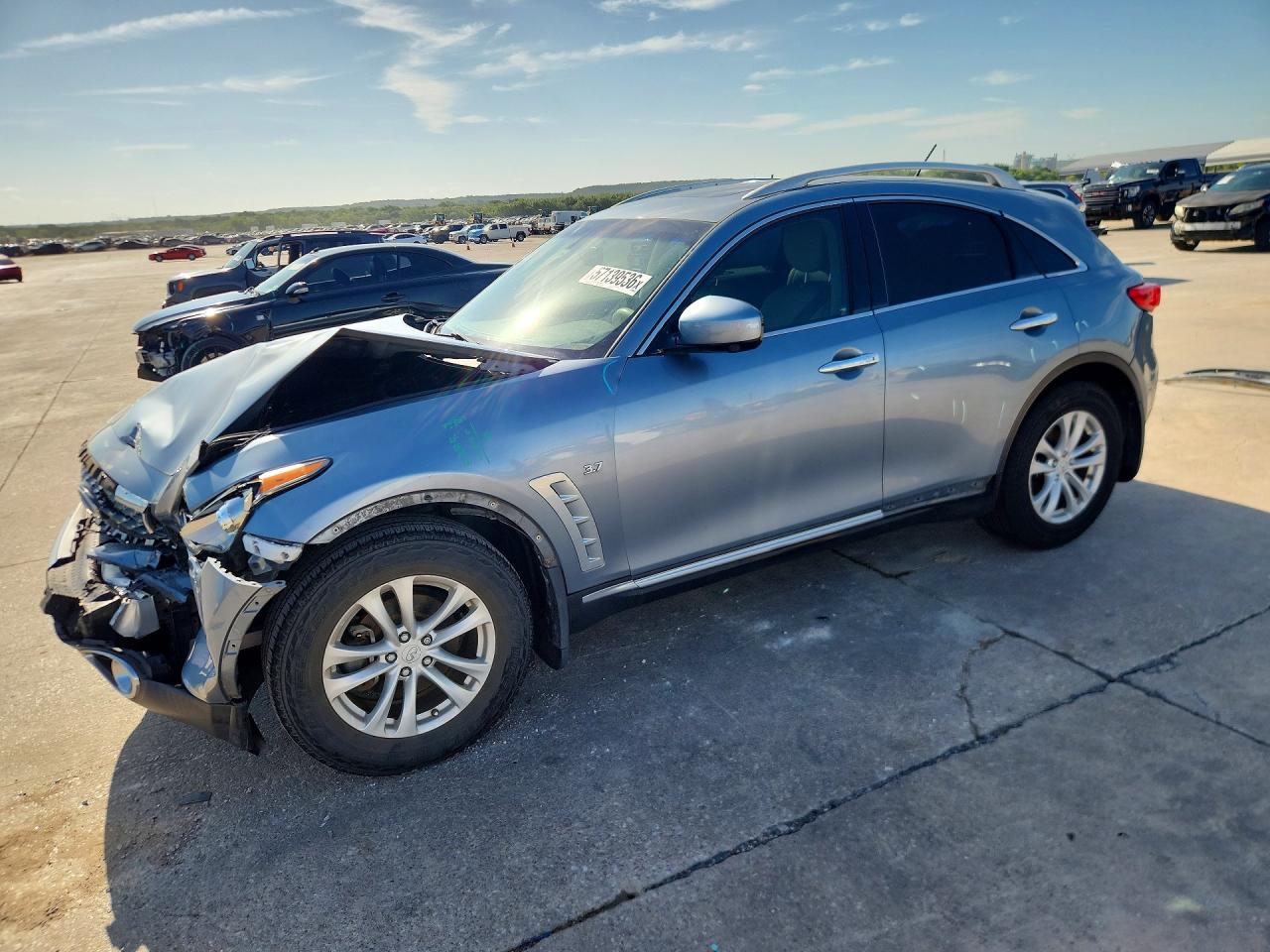 2017 Infiniti QX70, VIN JN8CS1MU7HM140551 — Front end