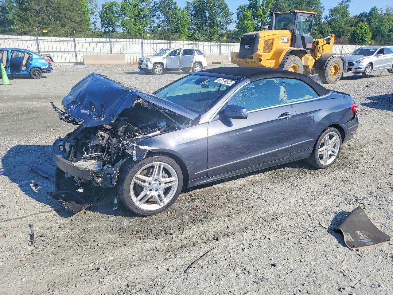 2011 Mercedes-Benz E 350, VIN WDDKK5GF4BF068463 — Front end