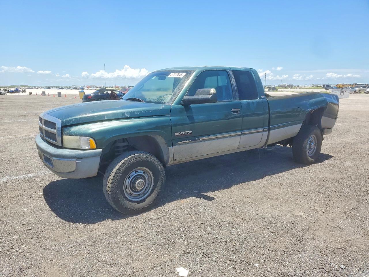 1999 Dodge 2500, VIN 1B7KF2363XJ639531 — Rear end
