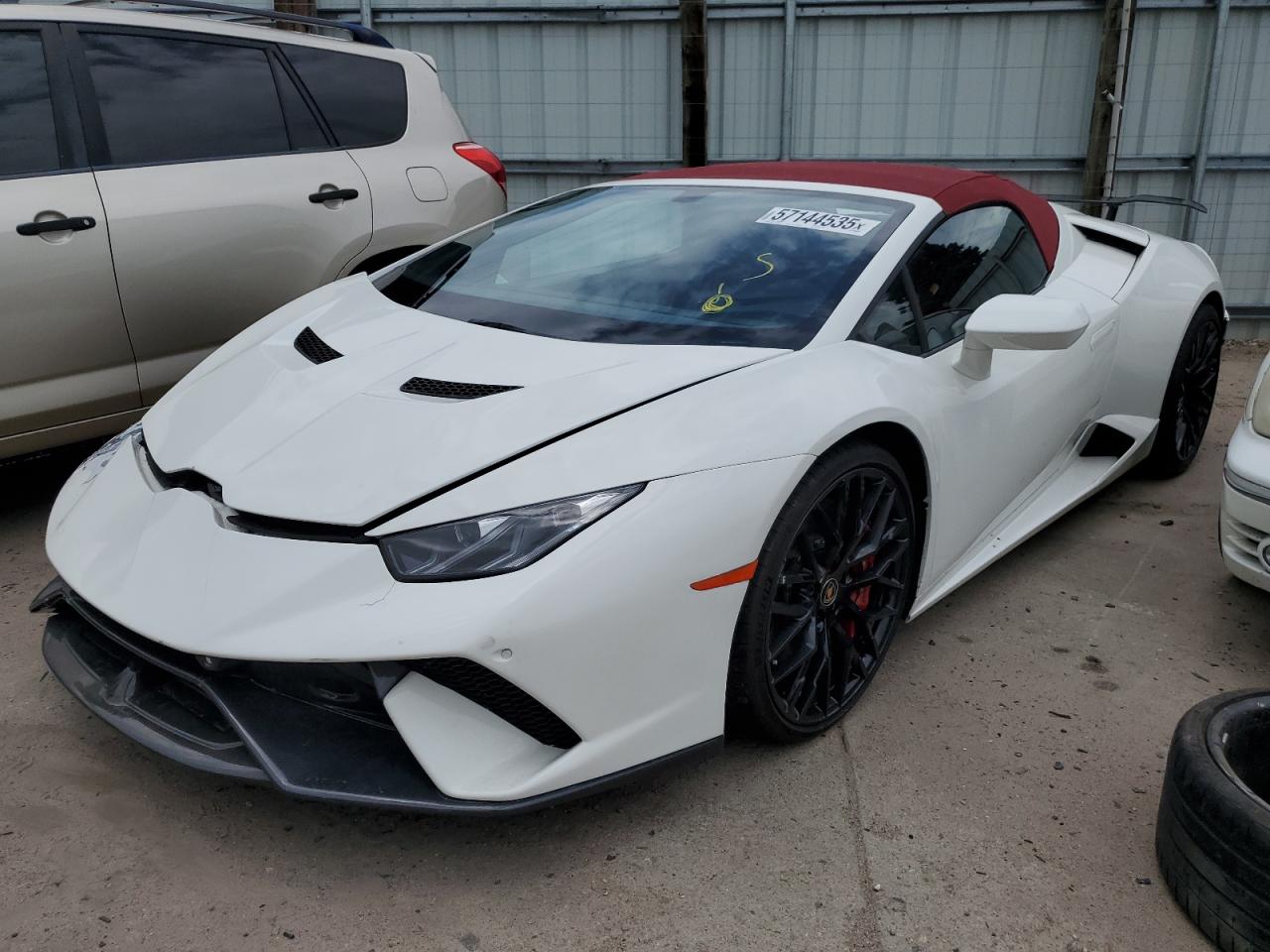 2016 Lamborghini Huracan LP 610-4, VIN ZHWUR1ZF0GLA05142 — Front end