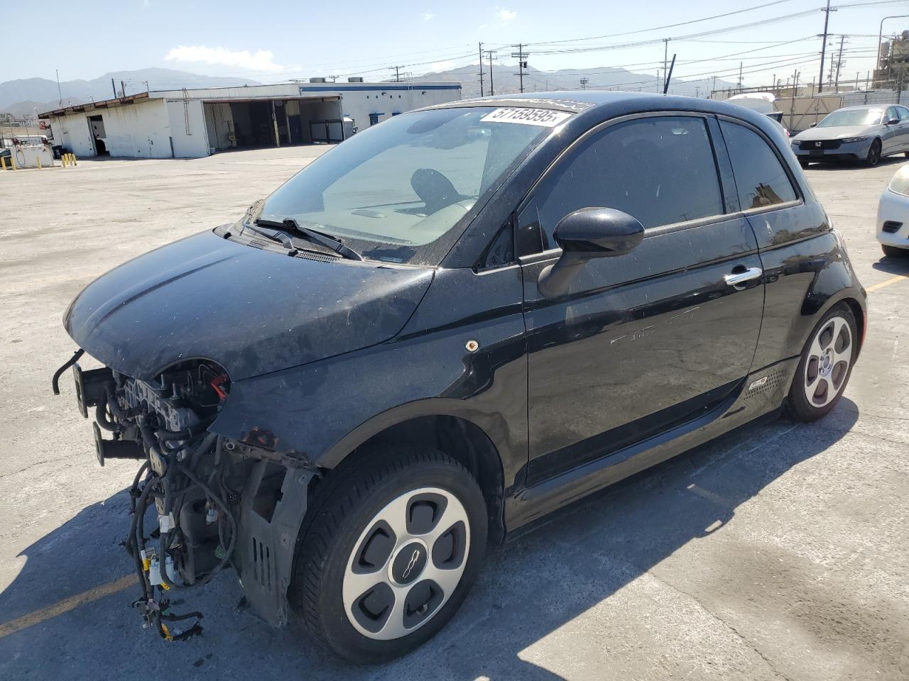 2015 FIAT 500e, VIN 3C3CFFGE3FT642311 — Разукомплектован