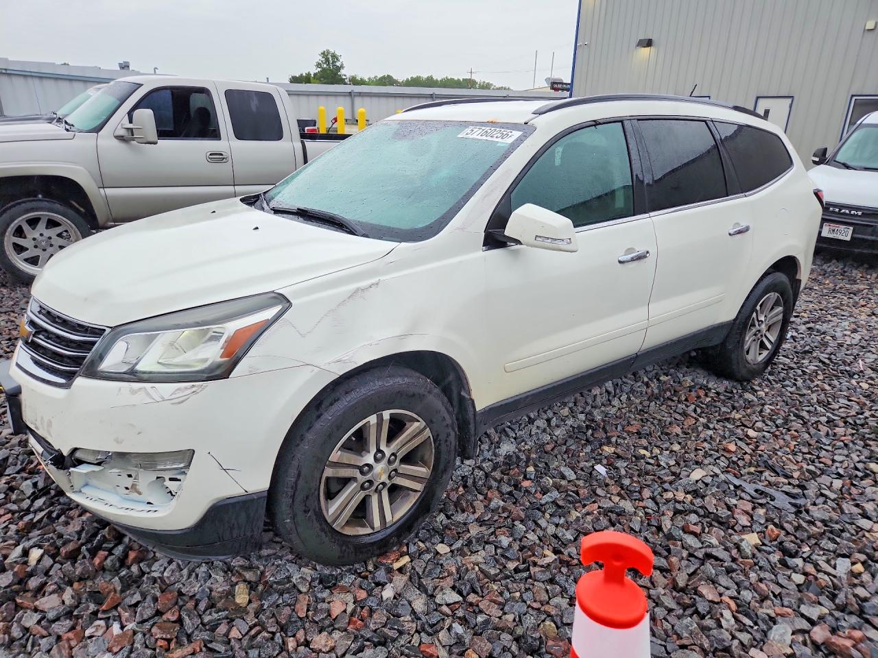 2015 Chevrolet Traverse LT, VIN 1GNKVHKD3FJ118806 — Front end