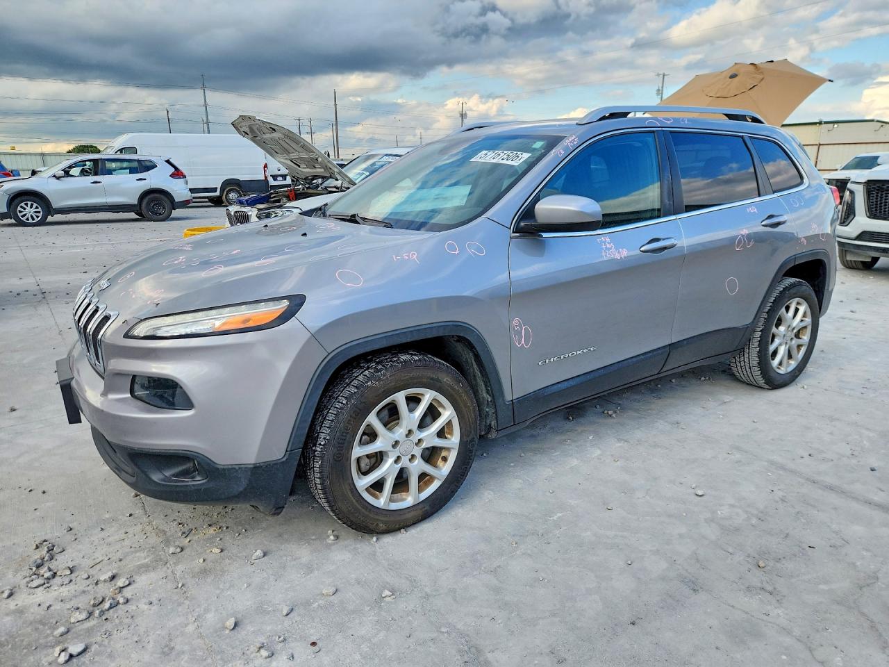 2015 Jeep Cherokee Latitude, VIN 1C4PJLCB2FW656216 — Град
