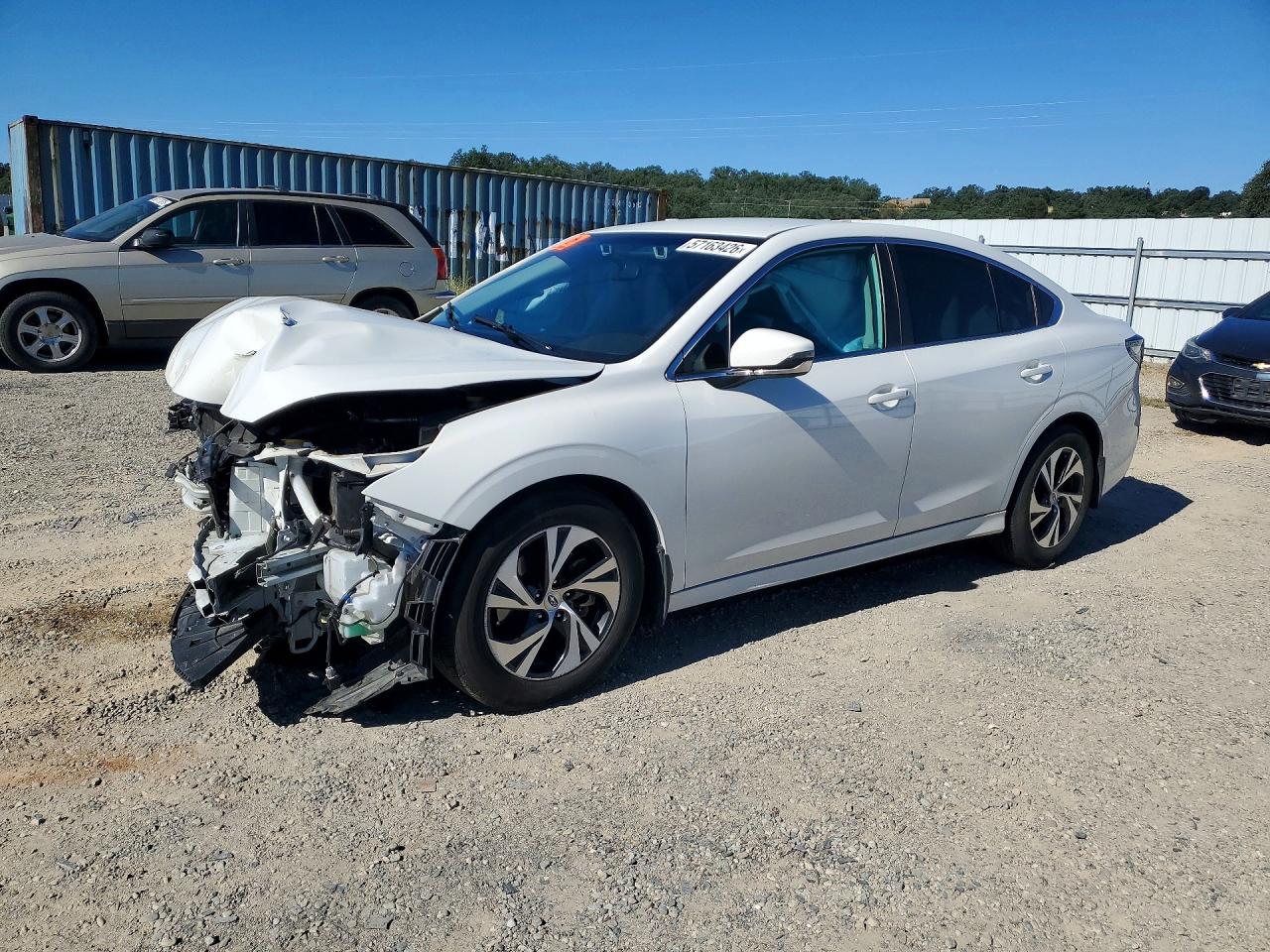 2020 Subaru Legacy Premium, VIN 4S3BWAC61L3014585 — Перед