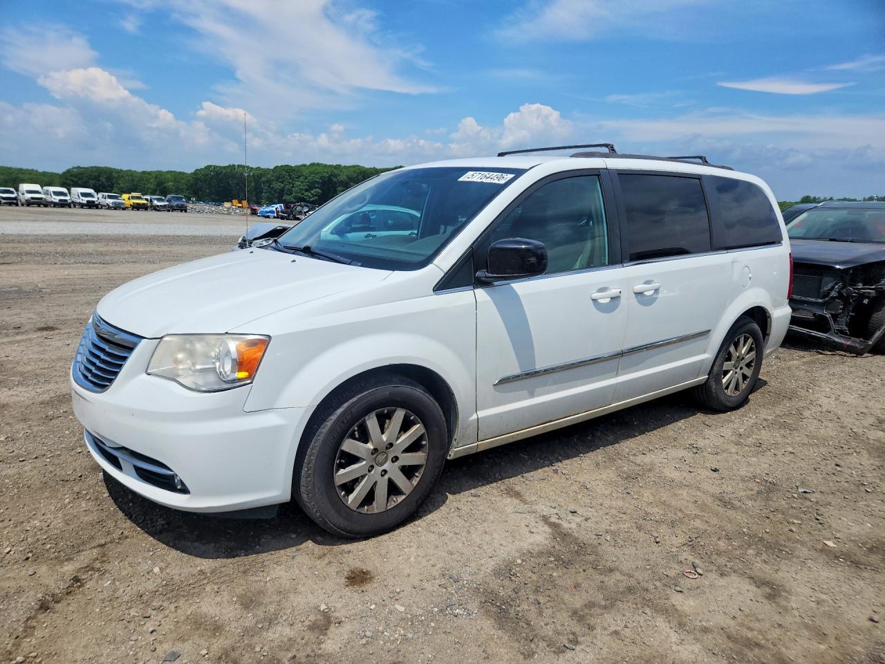 2014 Chrysler Town & Country Touring, VIN 2C4RC1BG6ER317499 — Мелкие вмятины и царапины