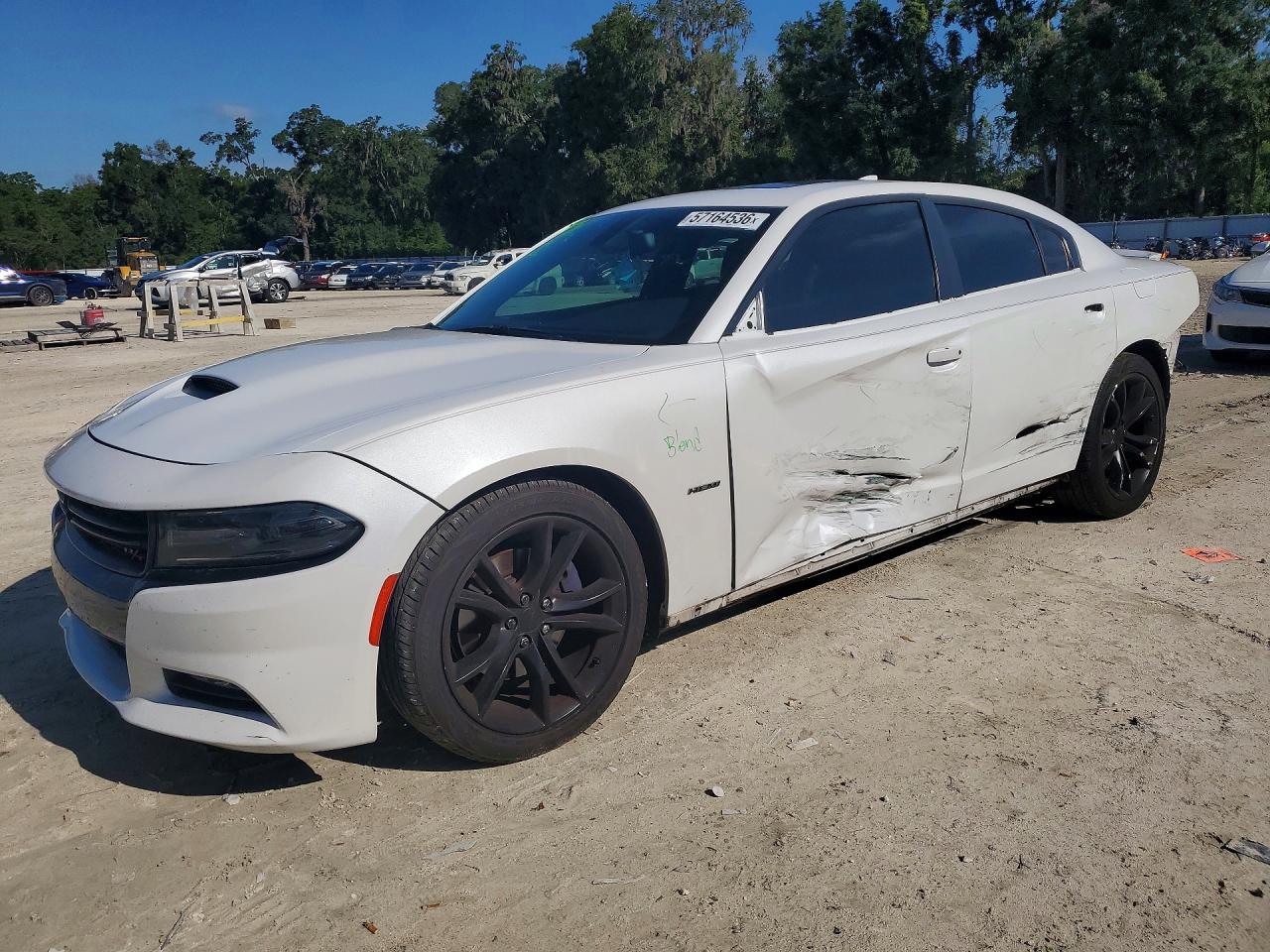 2015 Dodge Charger RT, VIN 2C3CDXCTXFH895831 — Side