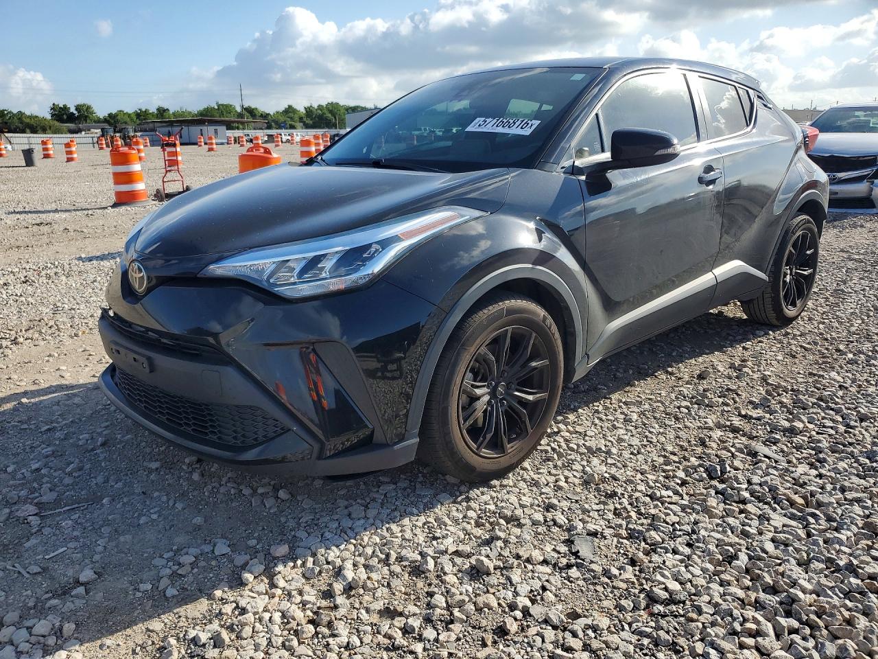 2020 Toyota C-HR XLE, VIN JTNKHMBX6L1070020 — Front end