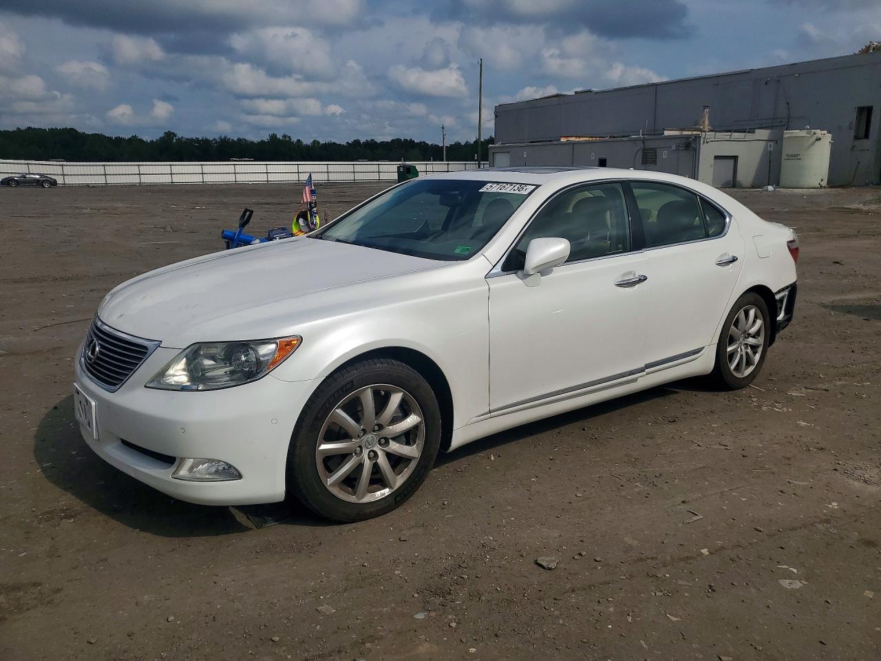 2009 Lexus LS 460, VIN JTHCL46F695001577 — Rear end