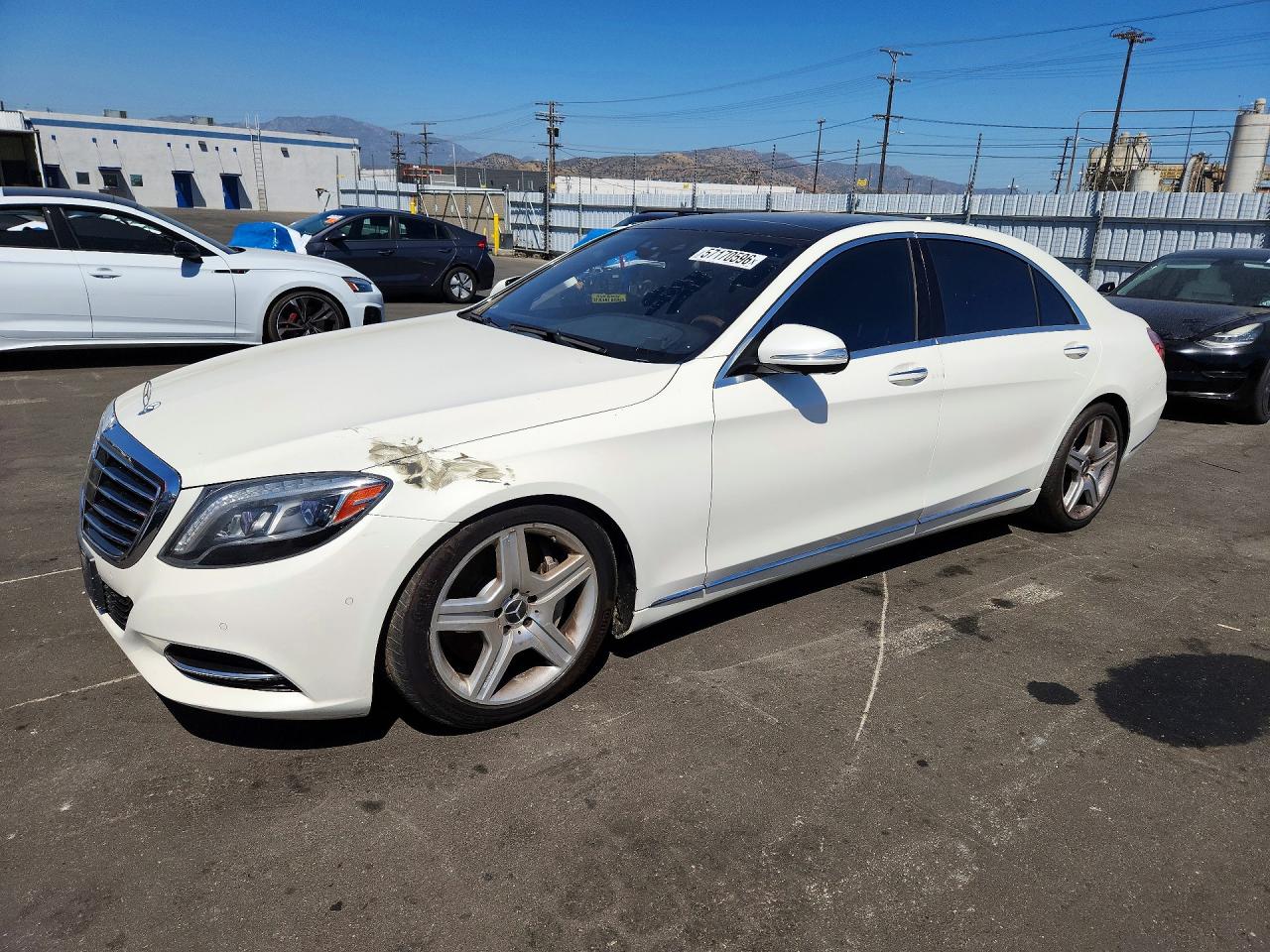 2014 Mercedes-Benz S 550, VIN WDDUG8CB3EA060080 — Minor dents and scratches