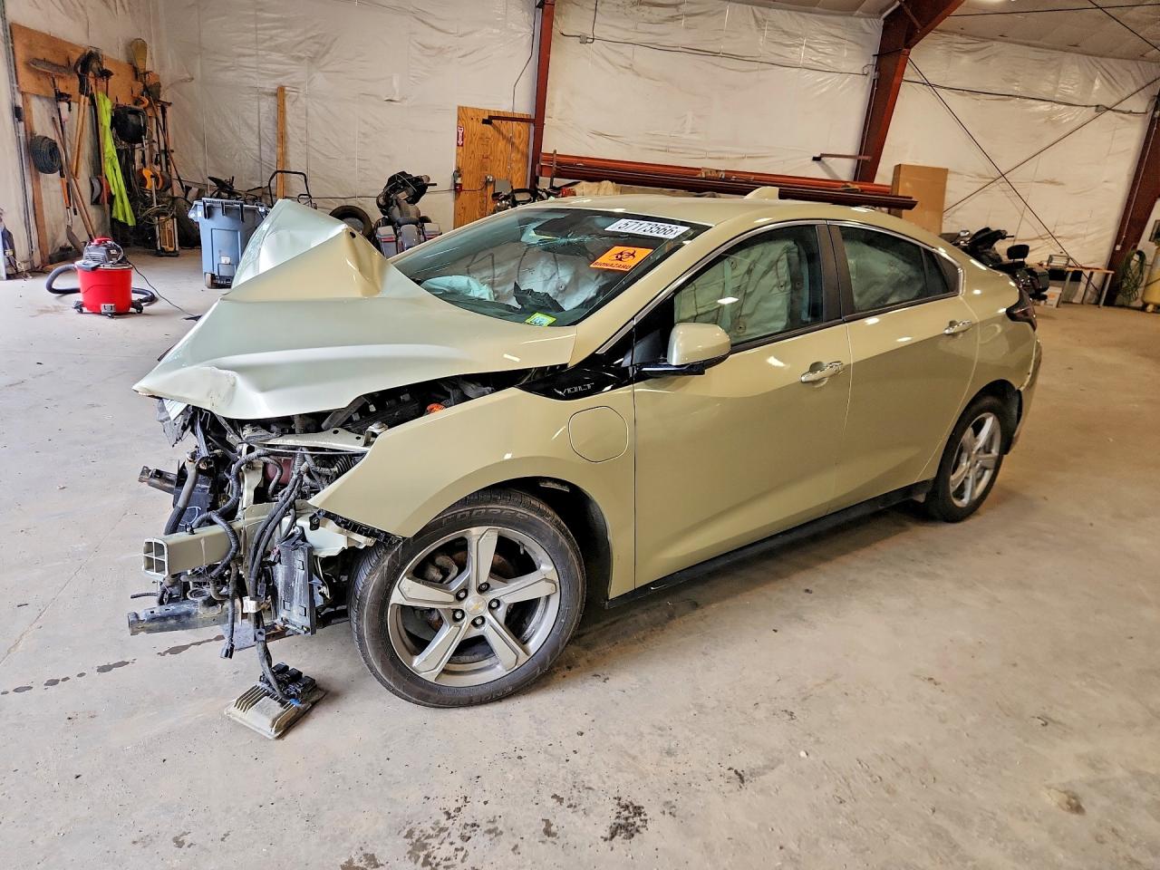 2017 Chevrolet Volt LT, VIN 1G1RC6S54HU108533 — Front end