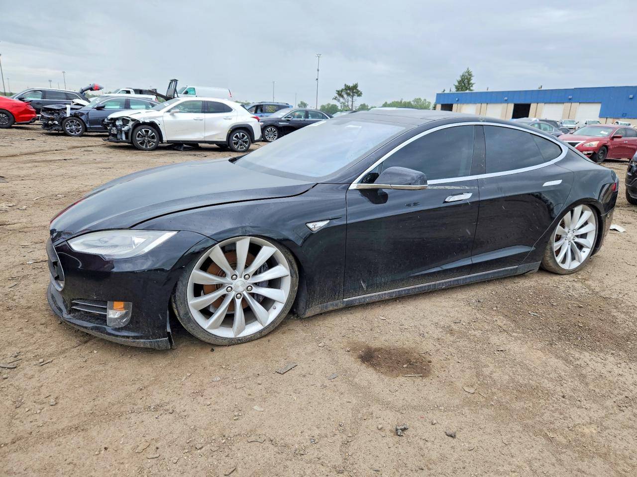 2013 Tesla Model S, VIN 5YJSA1CN9DFP06085 — Front end