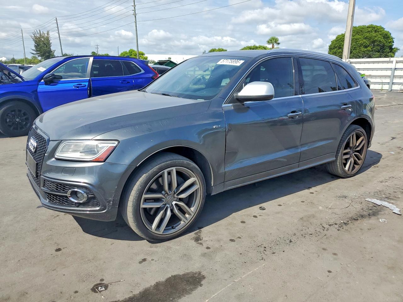 2015 Audi SQ5, VIN WA1VGBFP8FA036369 — Side