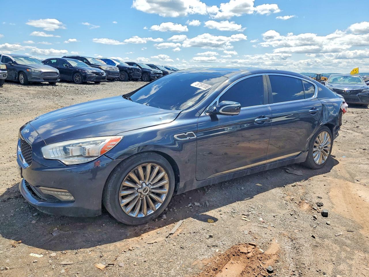 2015 Kia K900 Luxury, VIN KNALW4D46F6018957 — Rear end