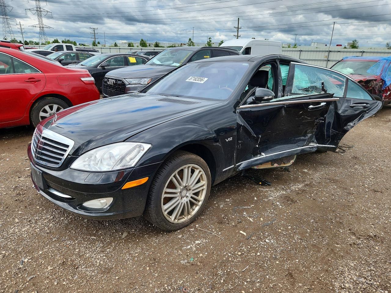 2009 Mercedes-Benz S 600, VIN WDDNG76X09A273063 — Side