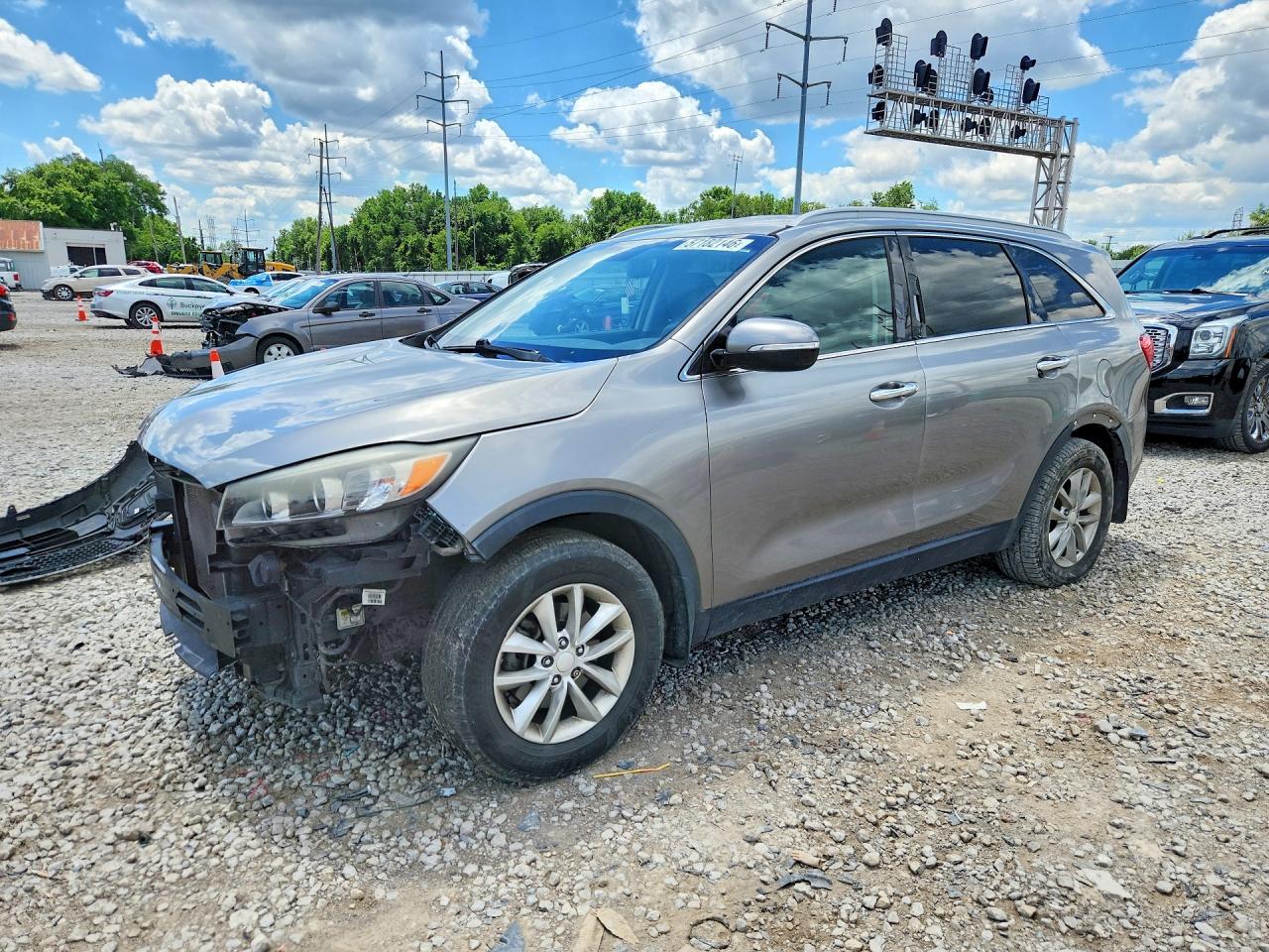 2016 Kia Sorento LX, VIN 5XYPG4A37GG054457 — Front end