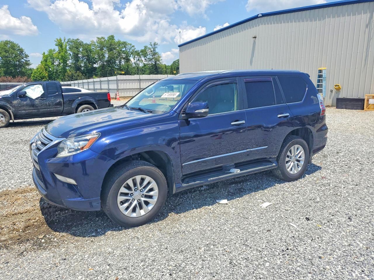 2018 Lexus GX 460 Premium, VIN JTJBM7FXXJ5206101 — Minor dents and scratches