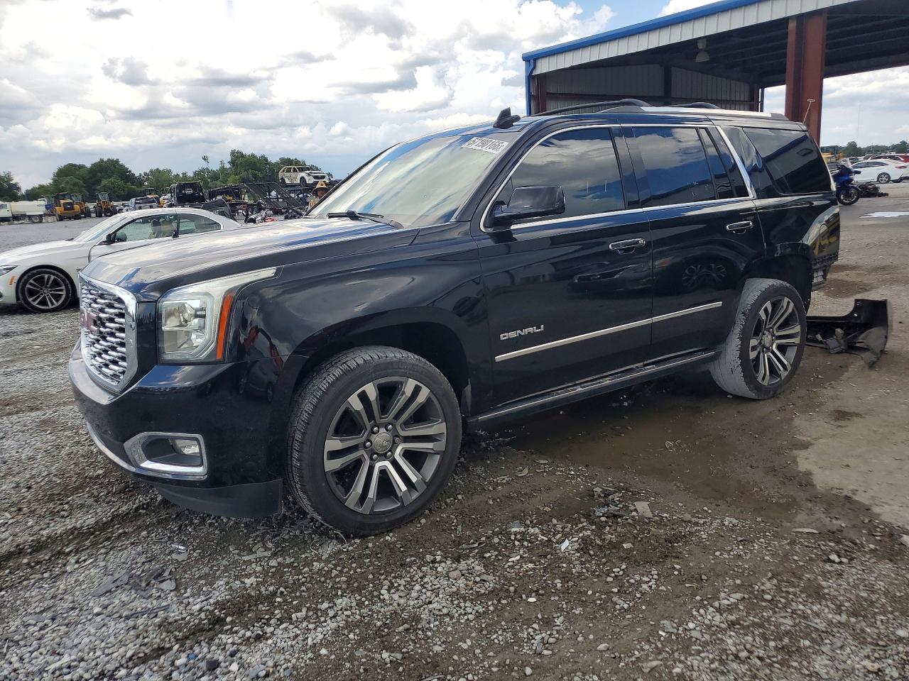 2019 GMC Yukon Denali, VIN 1GKS1CKJXKR397720 — Rear end