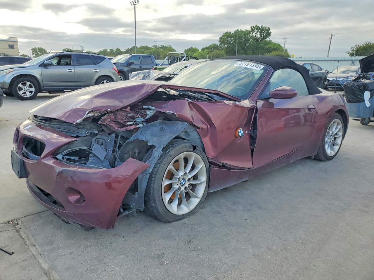 2003 BMW Z4 2.5i, VIN 4USBT334X3LS45711 — Перед