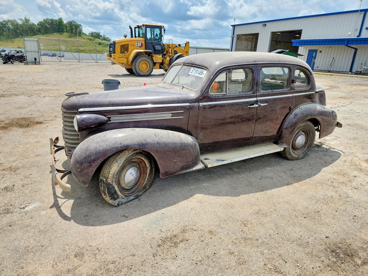 1938 Oldsmobile 88, VIN 24565W1S — Normal wear
