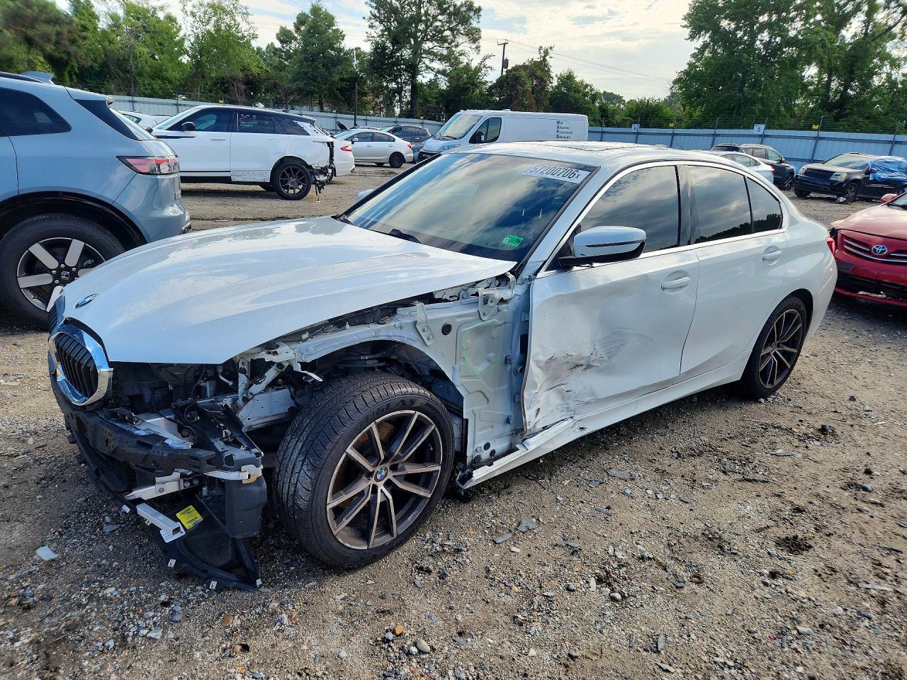 2021 BMW 3 Series 330i, VIN 3MW5R1J00M8B71386 — Front end
