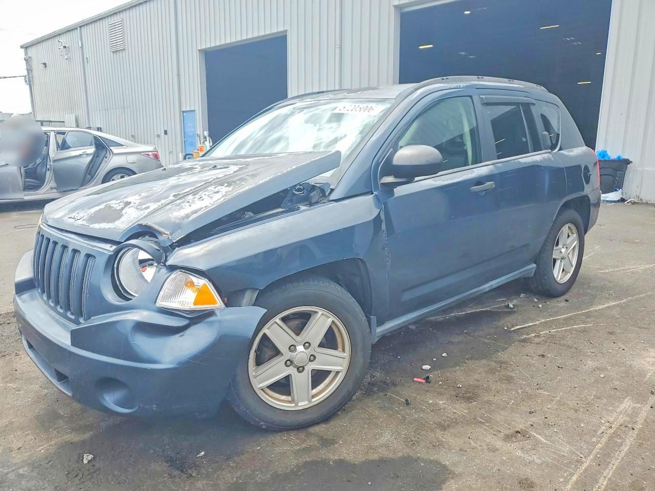 2007 Jeep Compass Sport, VIN 1J8FT47W07D216204 — Front end