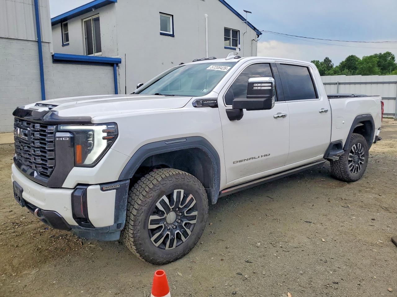 2024 GMC Sierra 3500HD Denali Ultimate, VIN 1GT49YEY0RF157073 — Rear end