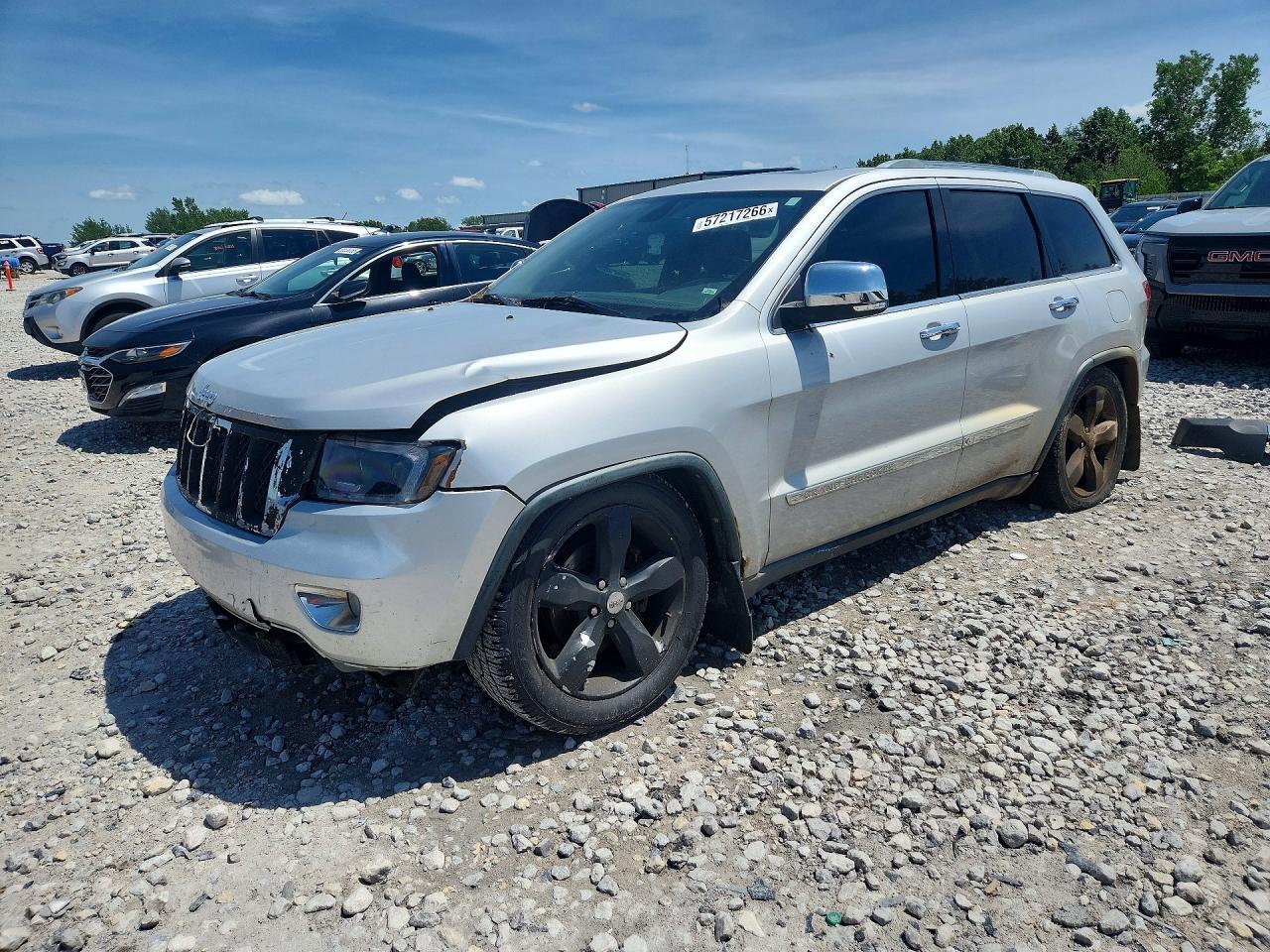 2012 Jeep Grand Cherokee Overland, VIN 1C4RJFCG8CC114881 — Front end