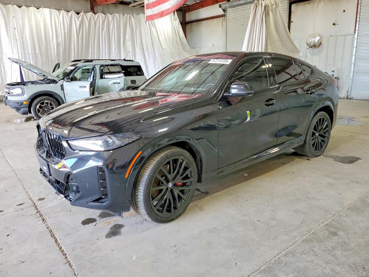 2024 BMW X6 xDrive40i, VIN 5UX33EX05R9U96573 — Front end