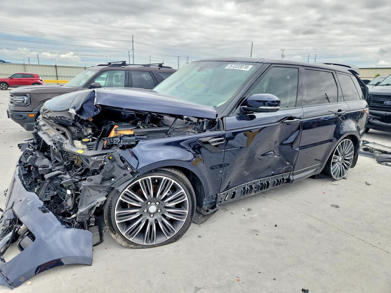 2022 Land Rover Range Rover Sport HSE Silver Edition, VIN SALWR2SU2NA215269 — Перед