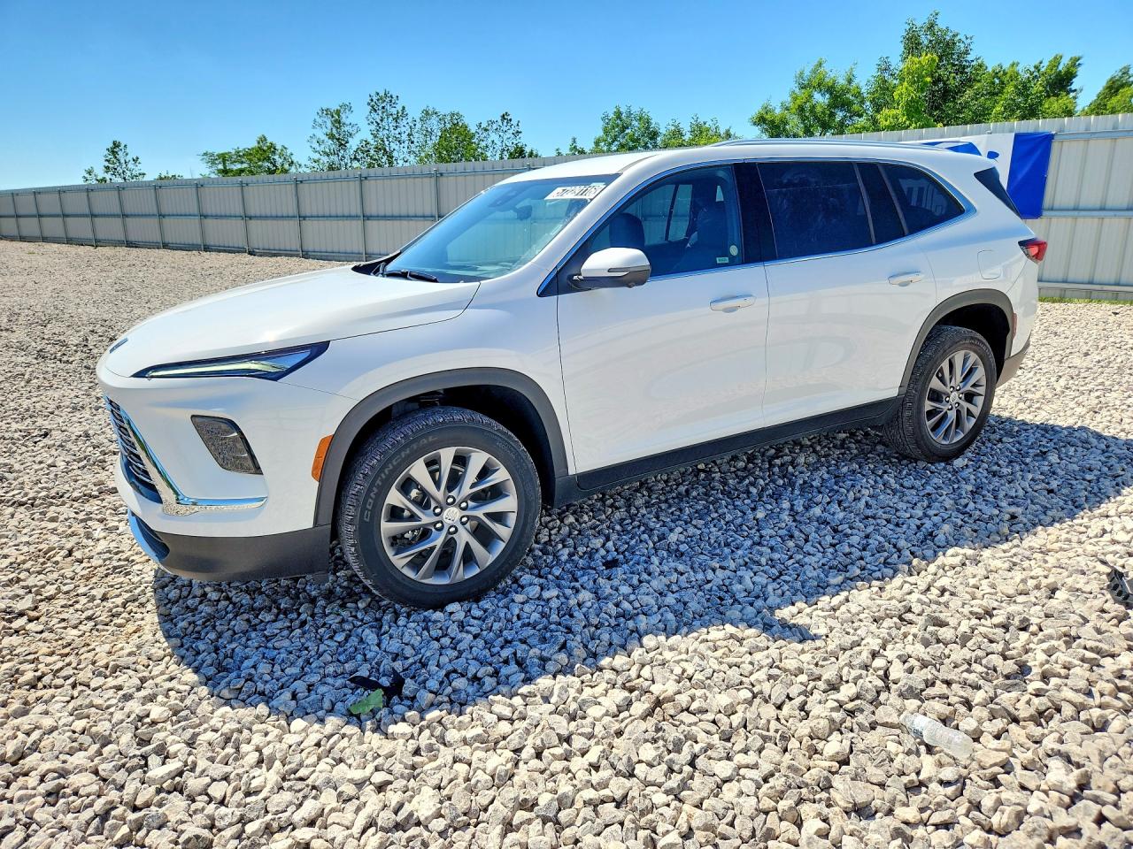 2026 Buick Enclave Preferred, VIN 5GAERAKS3TJ335317 — Бок