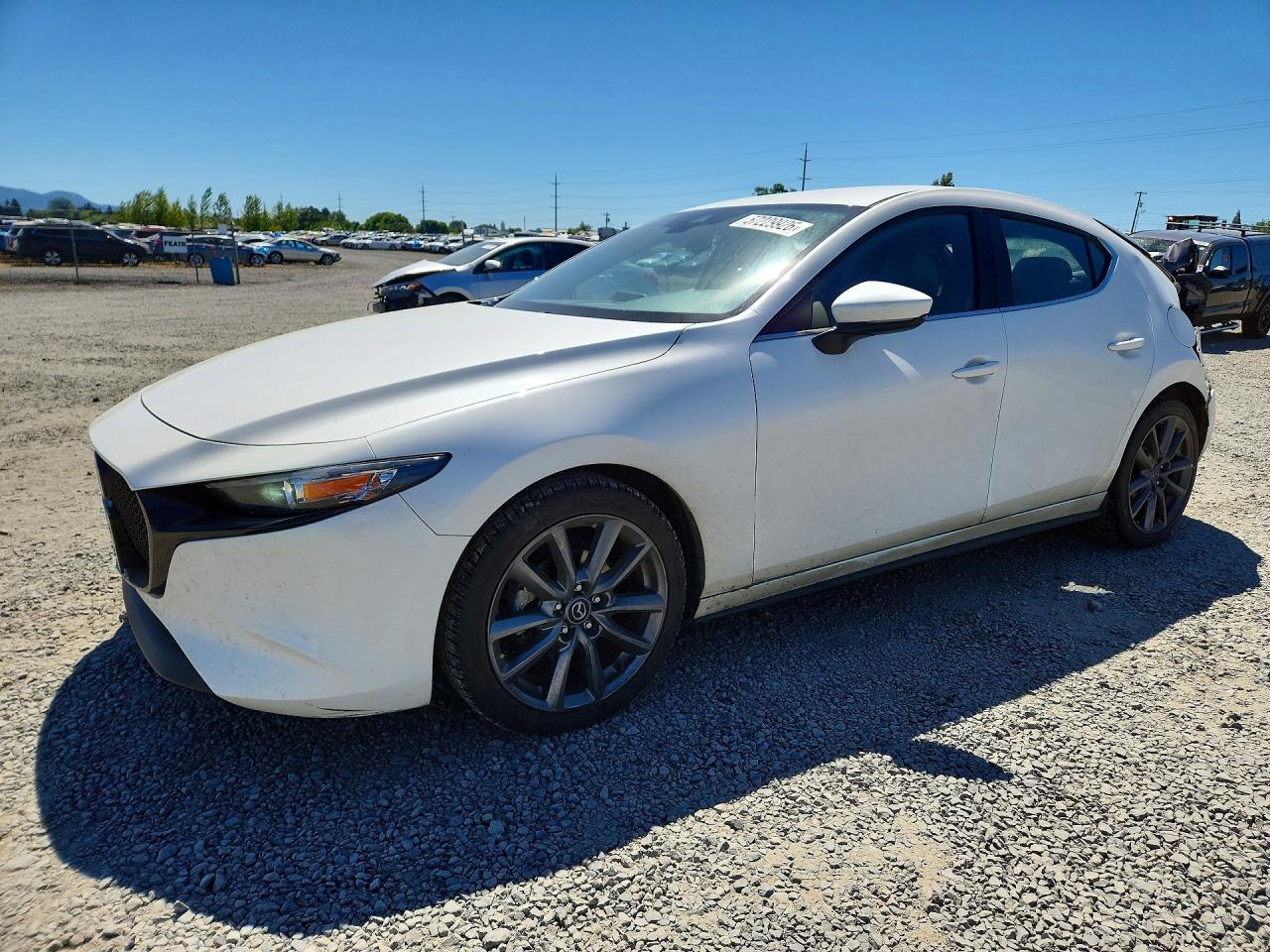 2020 Mazda 3 Preferred, VIN JM1BPAMM6L1154069 — Зад