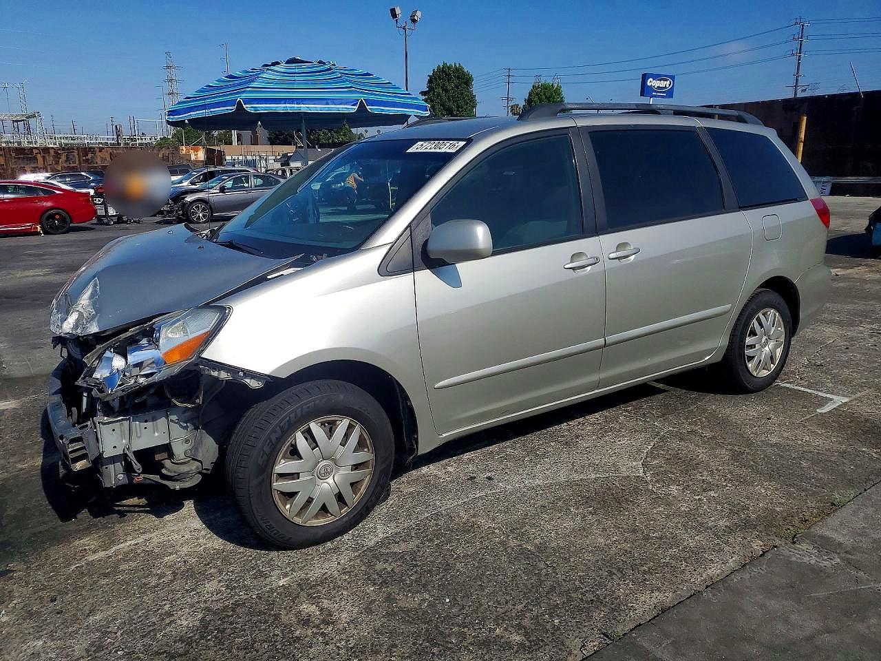 2007 Toyota Sienna LE, VIN 5TDZK23C37S082929 — Front end