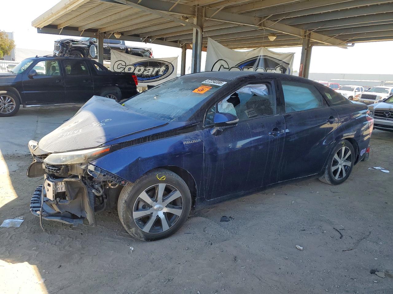 2018 Toyota Mirai, VIN JTDBVRBD0JA005449 — Перед