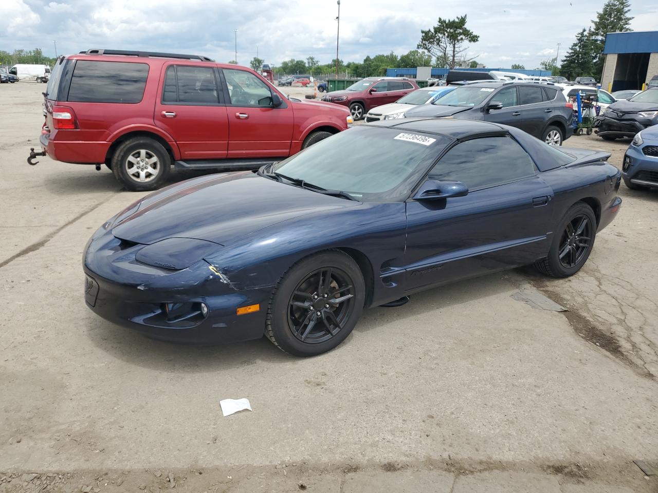 1998 Pontiac Firebird Firebird, VIN 2G2FS22K7W2222089 — Front end