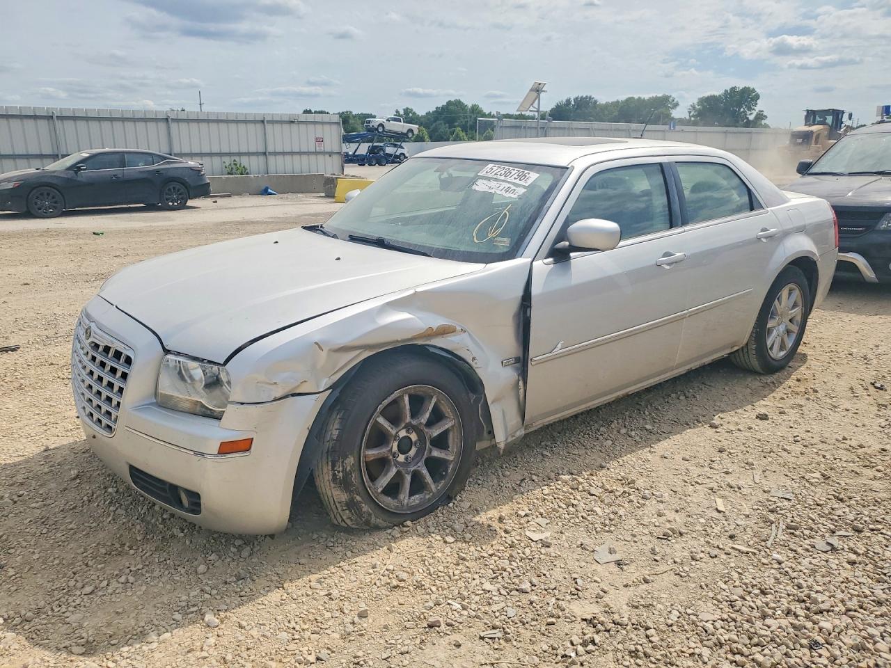 2008 Chrysler 300 Touring, VIN 2C3LA53G98H225271 — Undercarriage