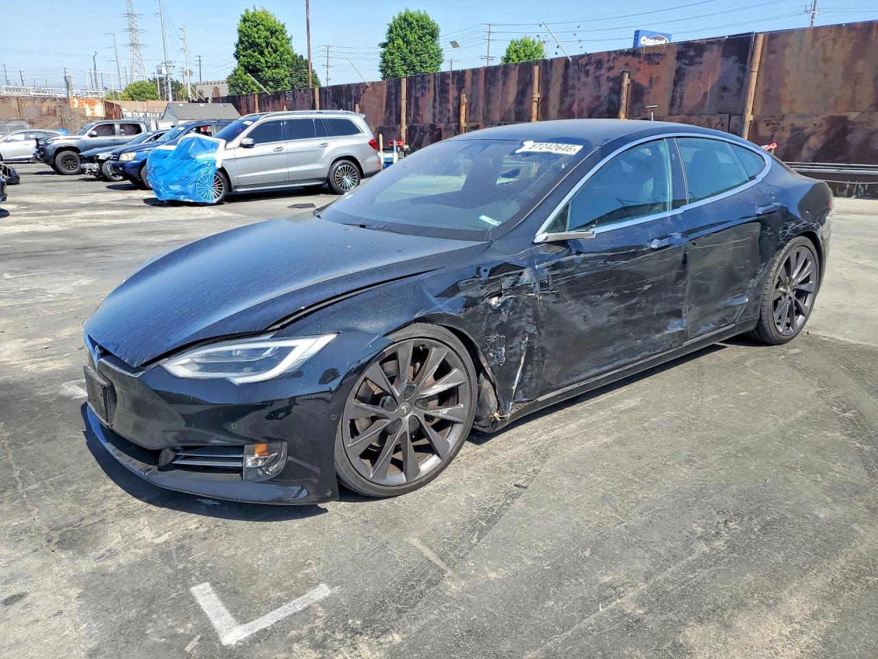 2019 Tesla Model S 75D, VIN 5YJSA1E29KF307564 — Front end