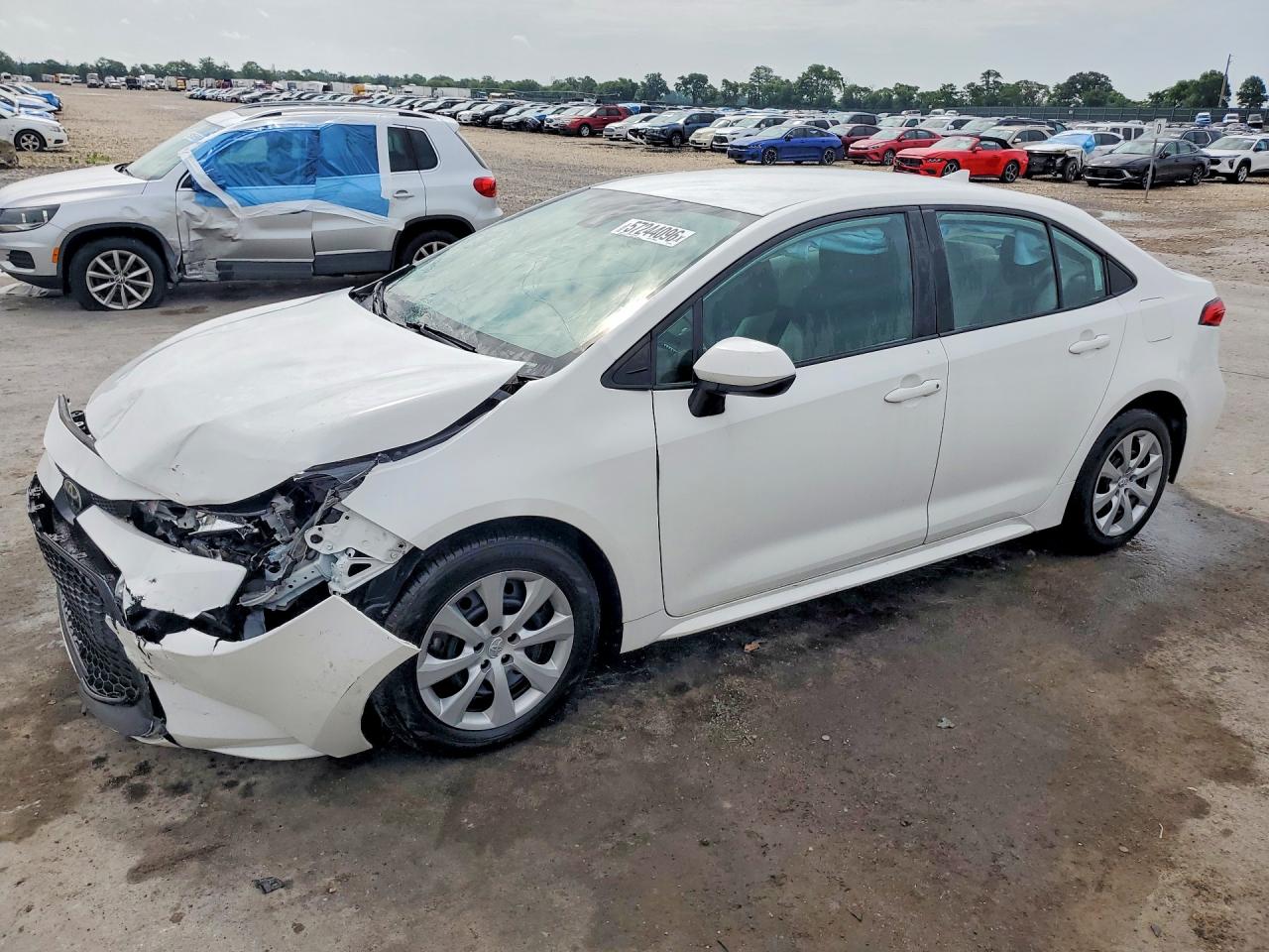 2022 Toyota Corolla LE, VIN 5YFEPMAE1NP330133 — Front end