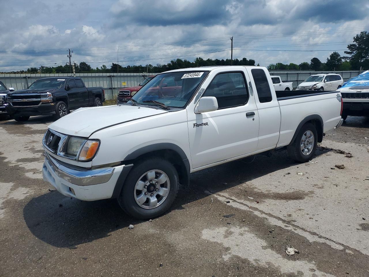 1999 Nissan Frontier XE, VIN 1N6DD26S2XC343750 — Перед