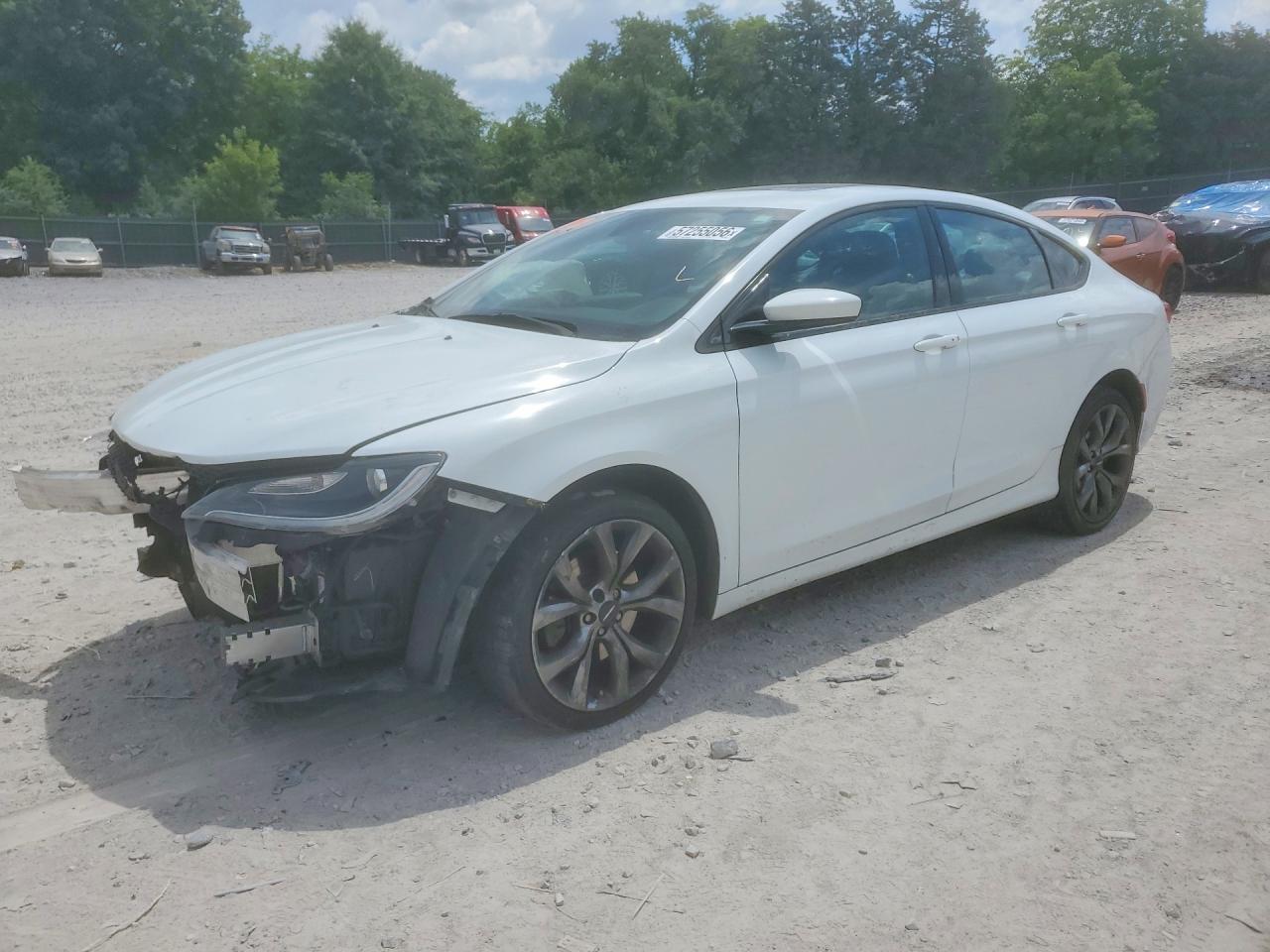 2015 Chrysler 200 S, VIN 1C3CCCBB2FN532676 — Front end